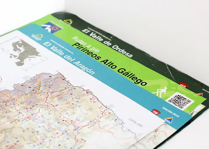 Moderno Al Pie De Pirineos