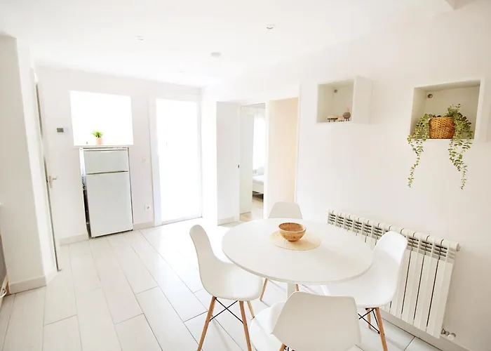 Lägenhet Moderno Al Pie De Pirineos